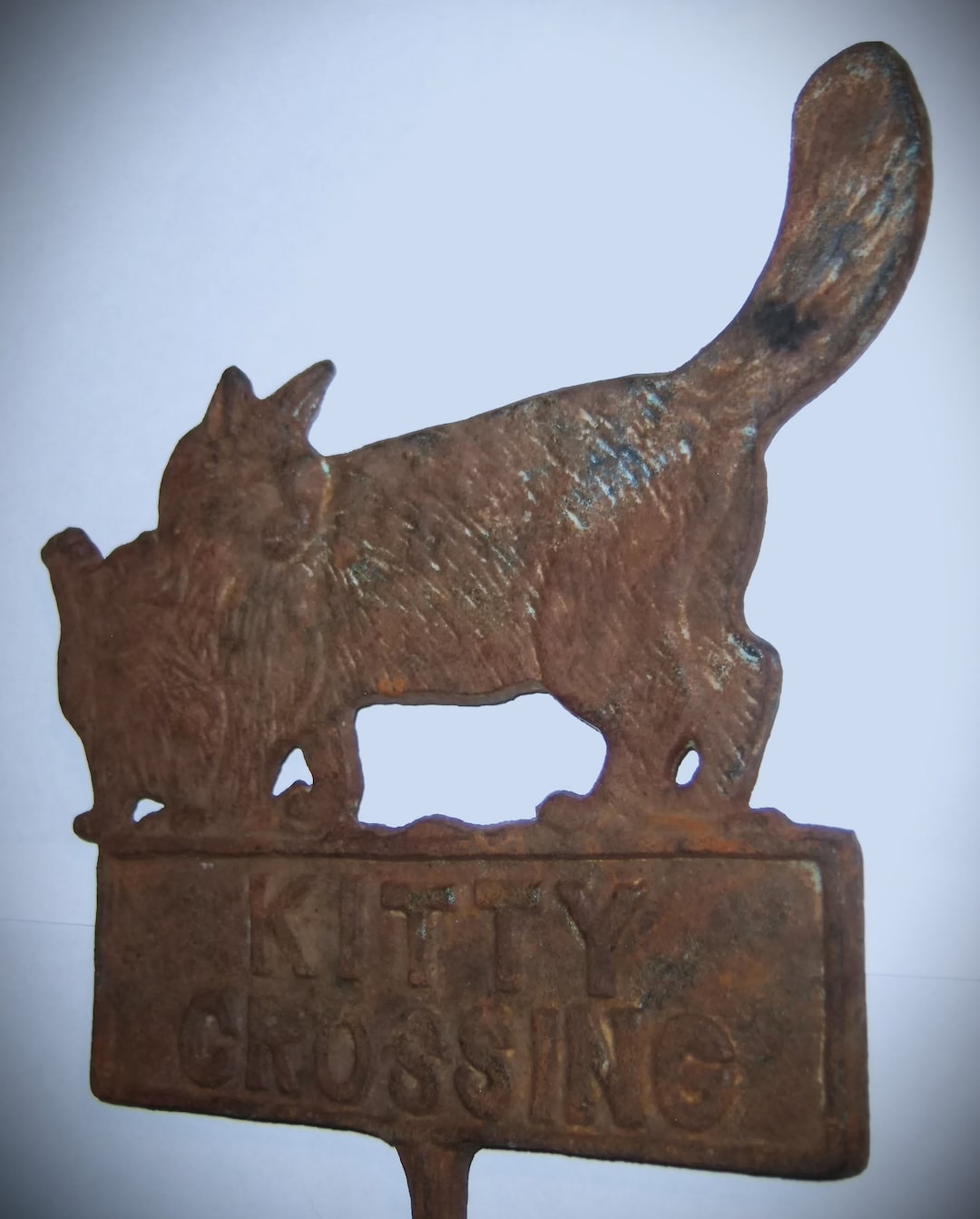 KITTY CROSSING Cat SIGN Cast Iron Vintage Garden Metal Decor Rustic