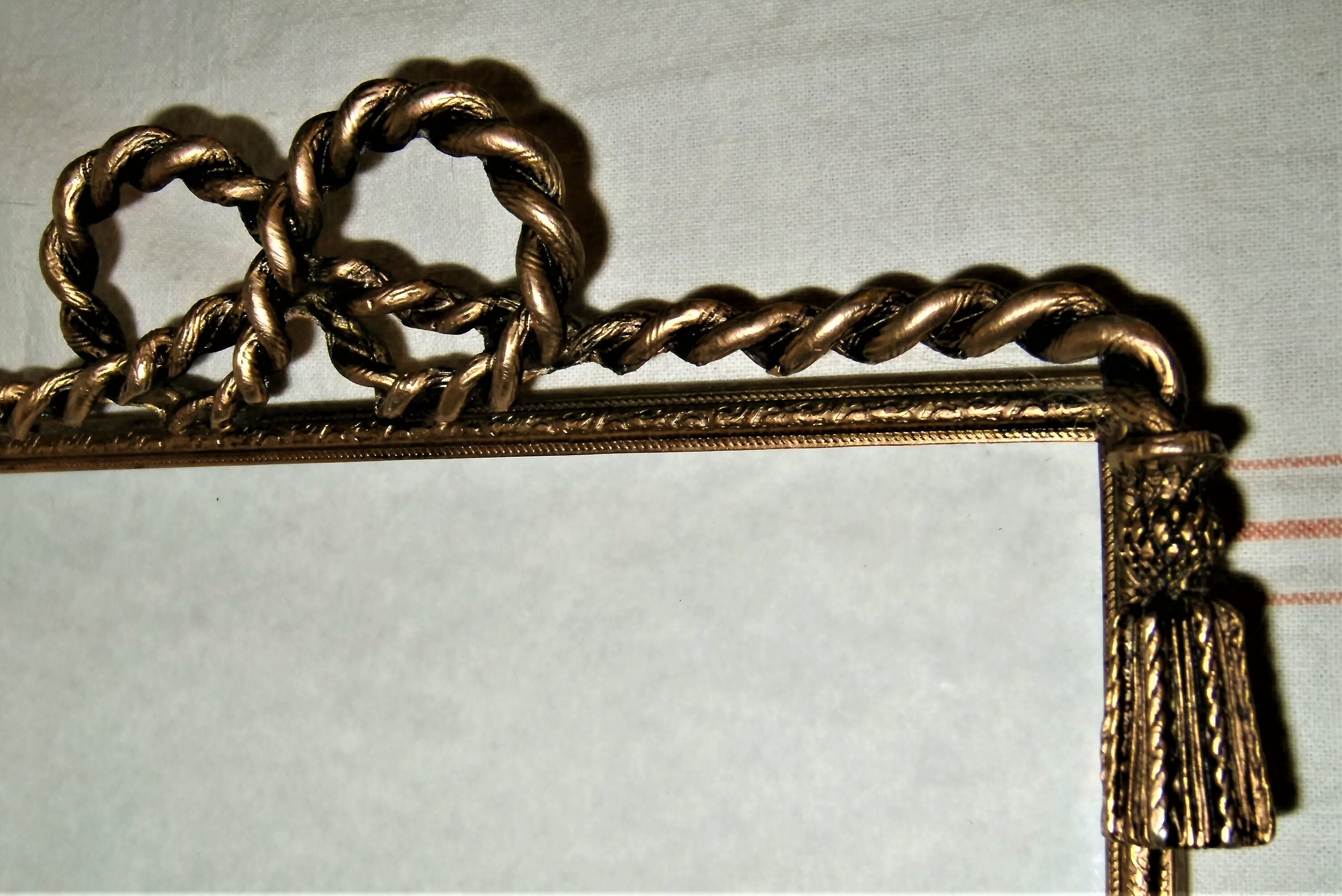 VINTAGE BRASS PLATED EASEL BACK PICTURE FRAME 8/" X 10/"