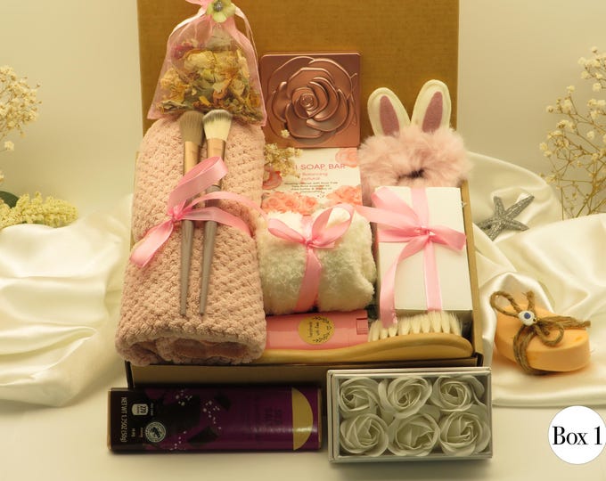 Featured listing image: New Mom Gift Box with Organic Self Care Products, Relaxing Spa Essentials, and Thoughtful New Baby Gifts - Perfect for New Mothers, SB047
