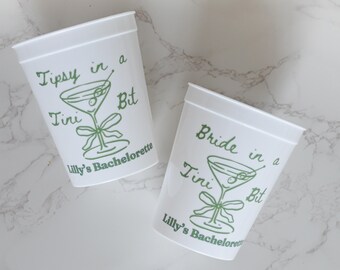 ちょっと酔っ払った花嫁の独身パーティーカップ、パーソナライズされたマティーニバチェロレッテデコレーション