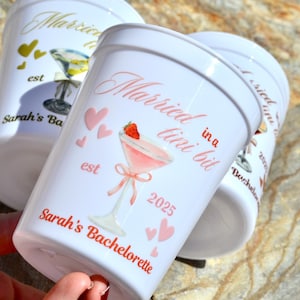 Bicchieri personalizzati per addio al nubilato "Sposati in un piccolo bit", Martini Bachelor Party personalizzato, decorazioni in miniatura, sposa 2025