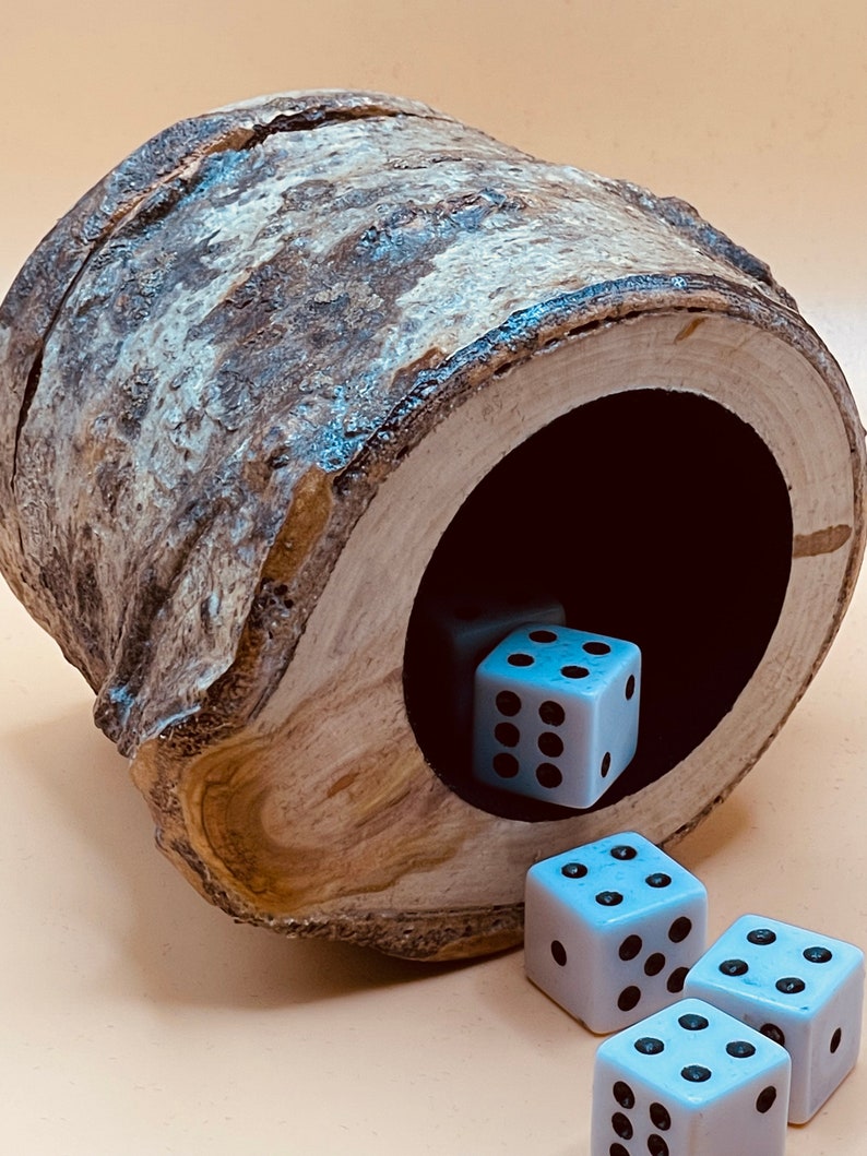 Wood dice cup Aspen image 1