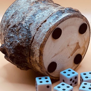 Wood dice cup Aspen image 3