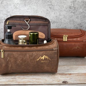Personalized Men&#39;s Toiletry Bag for Weddings,Laser Engraved Leather Travel Kit,Gifts for Men,Groomsmen Gifts Bag,Anniversary Gift for Him