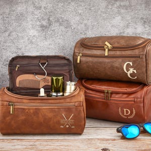Leather toiletry bag with Name,Customized Laser Engraved Leather Travel Kit for Him,Engraved Dopp Kit,Groomsmen Gifts，mens leather bag