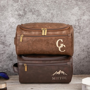 Name Leather toiletry bag ,Customized Laser Engraved Leather Travel Kit for Him,Engraved Dopp Kit,Groomsmen Gifts，mens leather bag
