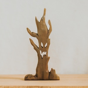 Wooden Spooky Tree Figurine, Haunted Forest Halloween Decoration, Handcrafted Haunted Tree Ornament, Rustic Wooden Tabletop Decor