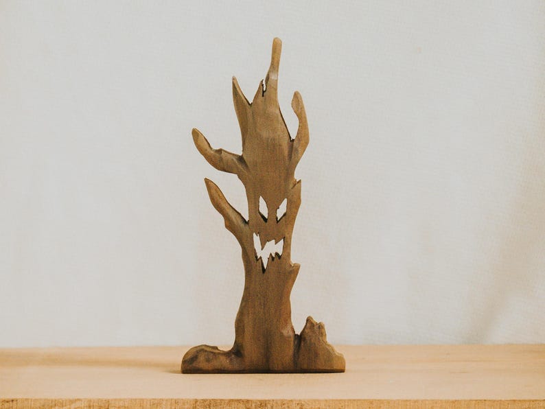 Wooden Spooky Tree Figurine, Haunted Forest Halloween Decoration, Handcrafted Haunted Tree Ornament, Rustic Wooden Tabletop Decor