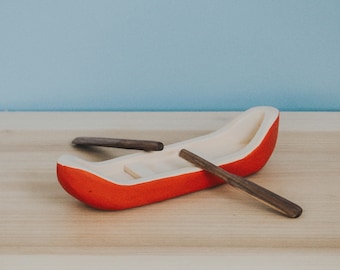 Dugout Boat, Canoe with Paddles, Carved Dugout Canoe Model, Waldorf Boat Toy, Handmade Wooden Toy Boat, Waldorf Nautical Play, Birthday Gift