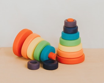 Juguete apilable de madera con forma de pirámide arcoíris, anillos apilables de madera, juguete de madera de teca, torre de anillos apilables, regalo para niños, juguetes educativos
