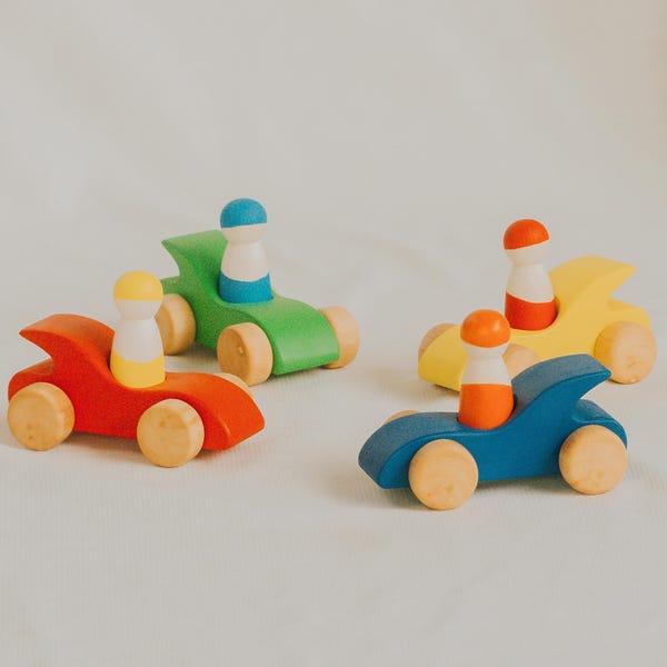 Handmade Colorful Wooden Cars with Peg Friends, Waldorf Car Toy Set, Open-Ended Play, Creative Gift for Kids, Montessori Birthday Gift