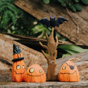 Wooden Pumpkin Toy Set, Handmade Halloween Decor, Waldorf Pumpkin, Wooden Halloween Figurines, Waldorf Halloween Toy, Table or Shelf Display