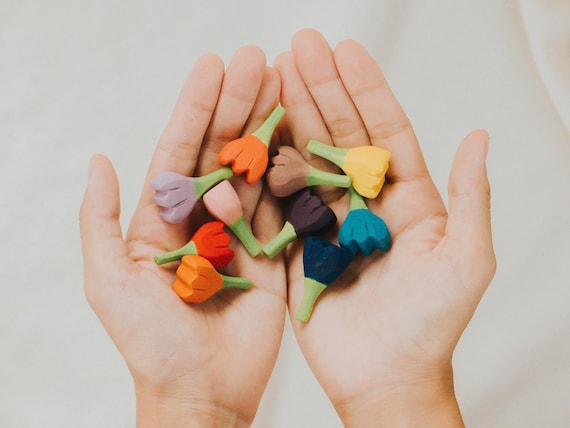 Set 10 Wooden Flowers, Waldorf Toy, Handpainted Flower, Adorable Gift, Decorative Flower, Toy flower, Wooden flower garden, Gardening Toy