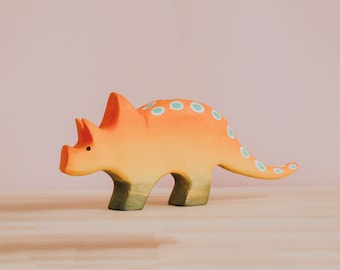 Wooden Triceratops Toy, Montessori Prehistoric Animal, Wooden Triceratops Dinosaur, Montessori Figure, Pretend to play, Jurassic Park Animal
