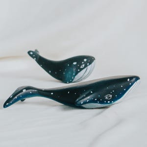 Wooden Blue Whale Figurine, Wooden Whale Toy Figurine, Wooden Ocean Animals, Hand-painted Toys, Pretend To Play Toys, Adorable Gift