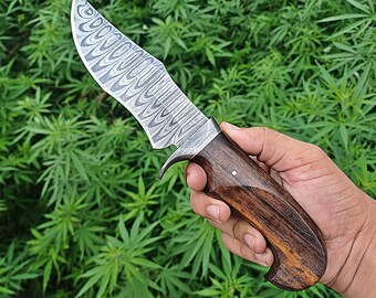 Hand-Forged Damascus Steel Hunting Knife, Rosewood Handle, Leather Sheath