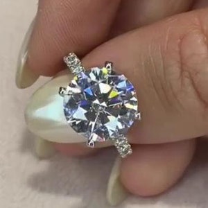 Bague en moissanite coupe ronde 3 carats, grosse bague de fiançailles en pierre ronde pour elle, bague ronde brillante 4 griffes, bague en or blanc 14 carats massif pour elle.