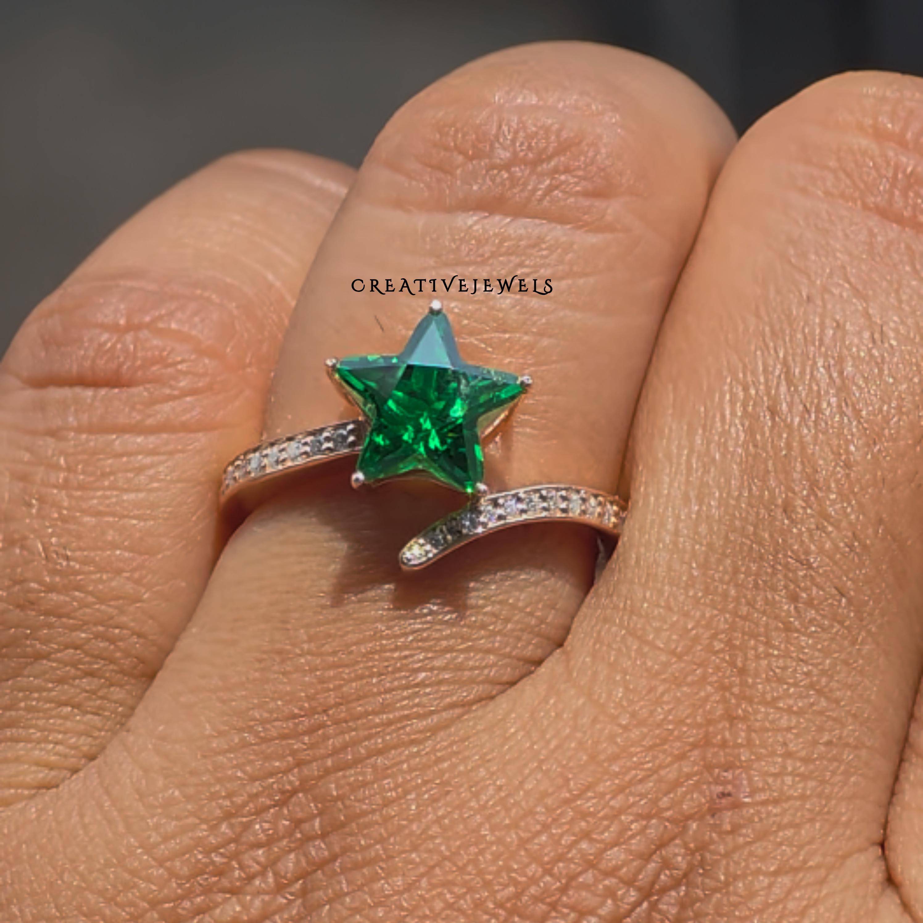 花の形の緑色ストーン付きリング Delicate 3.60CT Star Shape Vivid Green Cubic Zirconia