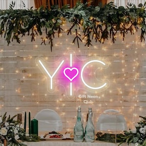 Custom Initials Neon Sign / Minimalist Wedding Party Backdrop / Last Name Neon Sign / Couple Name Neon Sign / Anniversary Gifts For Couple