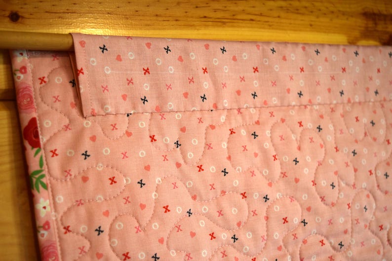 Valentines Day Quilted Wall Hanging, Love Hearts Fabric Banner - Etsy