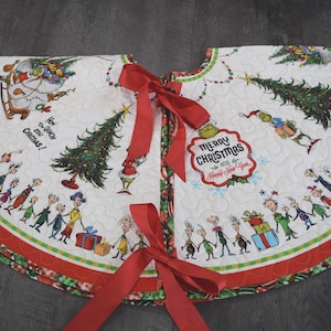 Handmade Quilted Grinch Christmas Tree Skirt: Holiday Decor