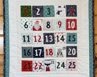 Christmas Advent Calendar: Holiday Wall Quilt with Pockets