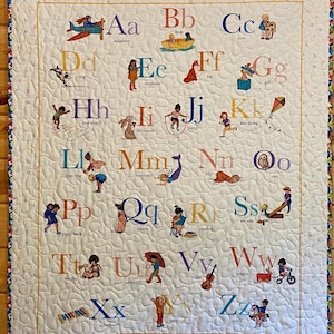 Reproduction vintage de courtepointe ABC pour bébé : décoration de chambre d'enfant héritage faite main, literie de bébé, cadeau de nouvelle maman