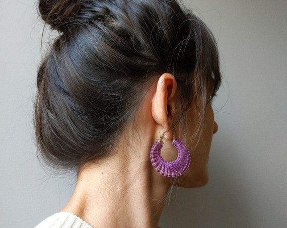Zinnia . Woven Brass Hoop Earrings in Mauve . Fiber Crescent Earrings . Macramé Textile Jewellery . Design by .. raïz ..