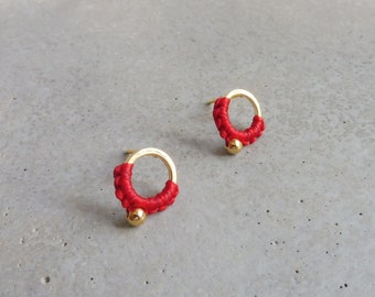 Small Red Gold Stud Earring . Circle Round Studs . Gold Plated 16ct or Rhodium . Minimalist Macramé Earrings Jewelry . Design by .. raïz ..