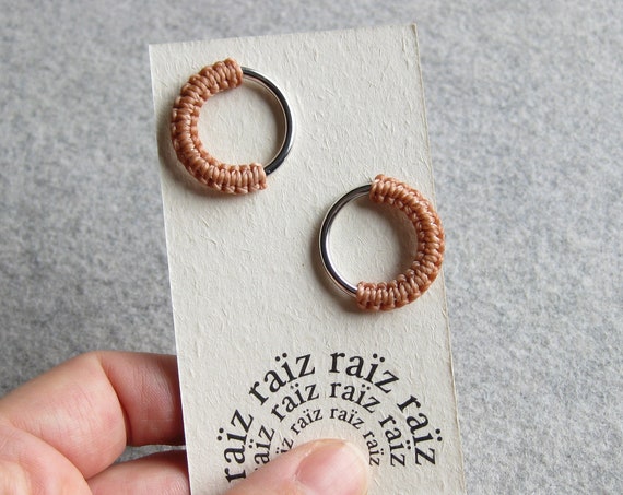 M E Ï A . Circle Silver Hoop Stud Earrings . Coral . Modern Fiber Jewelry . Micro Macramé .  © Design by .. raïz ..