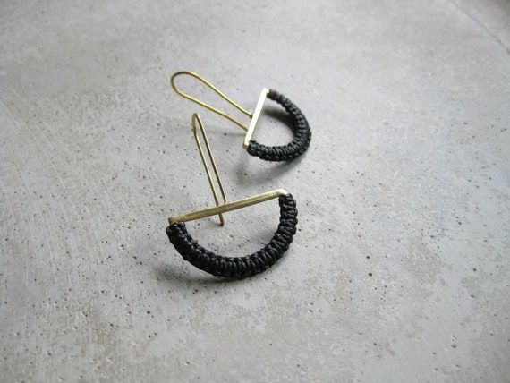 O L G A . Brass SemiCircle Long Earrings w/ Black Fiber . Modern Macrame Textile Jewelry © Design by .. raïz ..