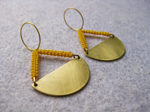 P e n d u l u m . Brass Disc Hoop Earrings with Geometric Fiber Detail . © Design by .. raïz ..