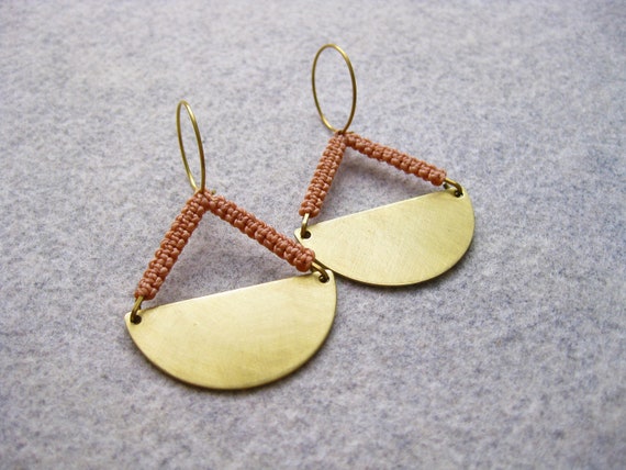 P e n d u l u m . Brass Disc Hoop Earrings with Geometric Fiber Detail . © Design by .. raïz ..