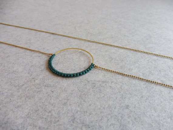 R i O . Circle Hoop Pendant Necklace . Emerald Green & Brass  . Modern Fiber Textile Jewelry © Design by .. raïz ..