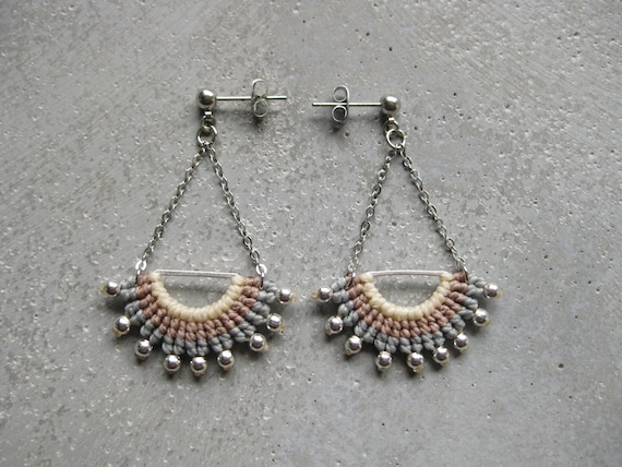 I N T I . Long Dangling Fiber & Metal Earrings . Micro Macrame © Design by .. raïz ..