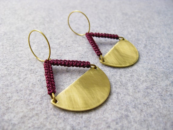 P e n d u l u m . Brass Disc Hoop Earrings with Geometric Fiber Detail . © Design by .. raïz ..