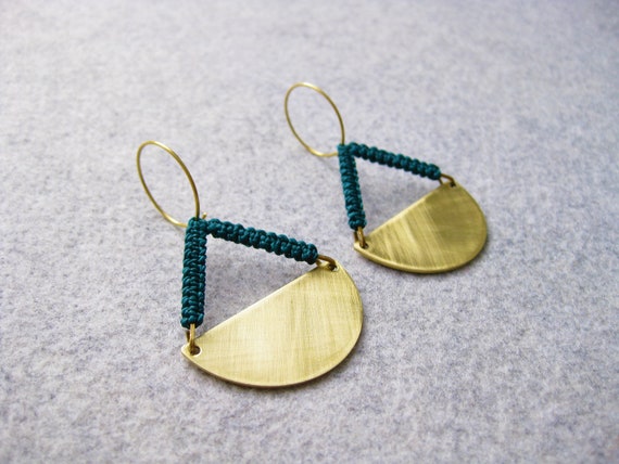 P e n d u l u m . Brass Disc Hoop Earrings with Geometric Fiber Detail . © Design by .. raïz ..