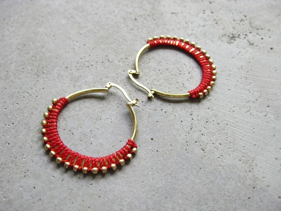 C A L Y P S O . Poppie Red Brass Hoop Earrings . Fiber Jewelry . Textile Jewellery  © Design by .. raïz ..
