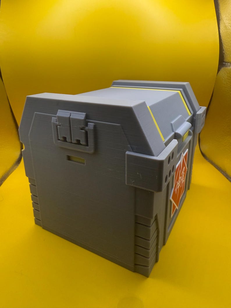 Final Fantasy 7R Shinra Treasure Chest Deck Box: Card & Dice Storage image 8