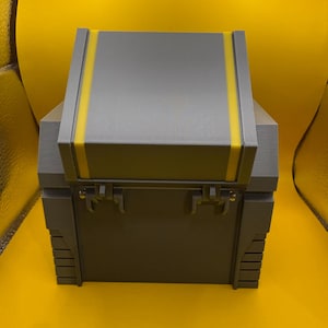 Final Fantasy 7R Shinra Treasure Chest Deck Box: Card & Dice Storage image 3