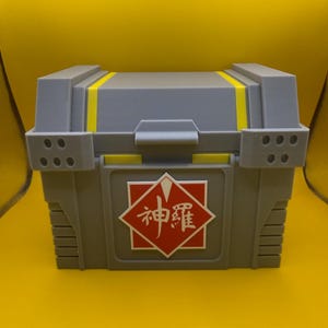 Final Fantasy 7R Shinra Treasure Box - Deck Box van 130 kaarten - of EDH met dubbele hoes - Opbergruimte voor kleine voorwerpen en dobbelstenen!