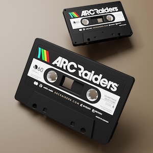 ARC Raiders-Kassette – Sammlerreplik | K7 Gaming Fan-Art | Audiokassette Arc Raiders | Geschenk für Gamer / Gaming-Setup