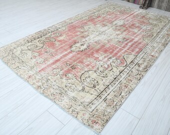 5x8 ラグ、落ち着いた色合いのウシャク ラグ、5x8 ヴィンテージ ラグ