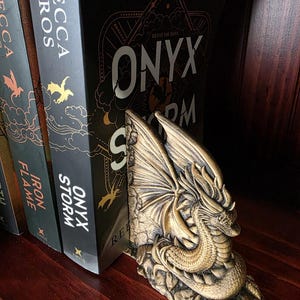 Serre-livres Dragon Majestueux – Décoration intérieure fantastique, cadeaux uniques pour les amoureux des livres image 2