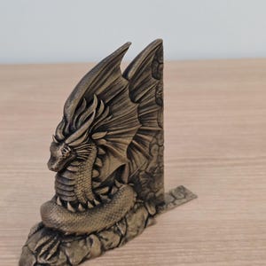 Serre-livres Dragon Majestueux – Décoration intérieure fantastique, cadeaux uniques pour les amoureux des livres Black/Painted Gold