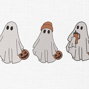 Op de afbeelding: Drie cartoongeesten met zwarte ogen die gesneden pompoenen vasthouden. Een geest draagt een bruine muts en een ander houdt een bruine mok vast. De geesten staan op een witte achtergrond, perfect voor Halloween.