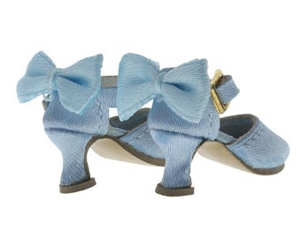 Delicate scarpe con tacco alto in raso con fiocco per bambole Blythe, OB22, OB24 e simili