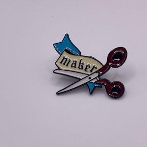 Maker Scissors Enamel Pin/ Crochet Bag Brooch/ Knitting and Yarn Bag Badge/ Sewing and Quilting Pin/ Craft Scissors Pin/ Sewing Scissors Pin