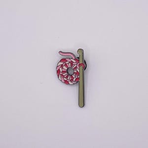 Crochet Hook Enamel Pin/ Crochet Bag Brooch/ Knitting and Yarn Bag Badge