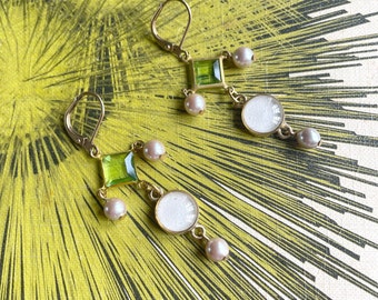 vintage swarovski peridot earrings. vintage pearl beads. boho style. vintage style. holiday jewelry. gifts for her. green earrings.